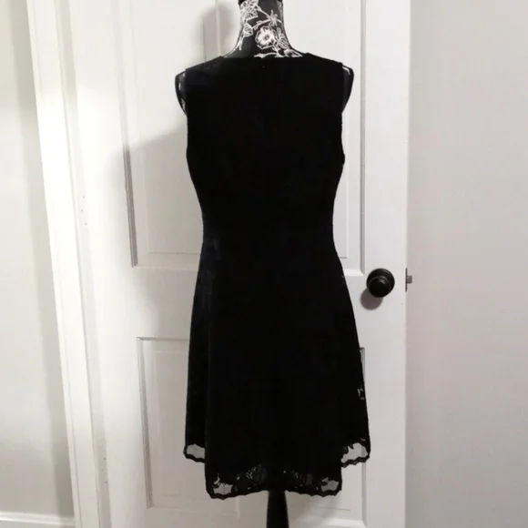 🖤White House Black Market🖤 - Black Fit & Flare Lace Cocktail Dress - Picture 3 of 15